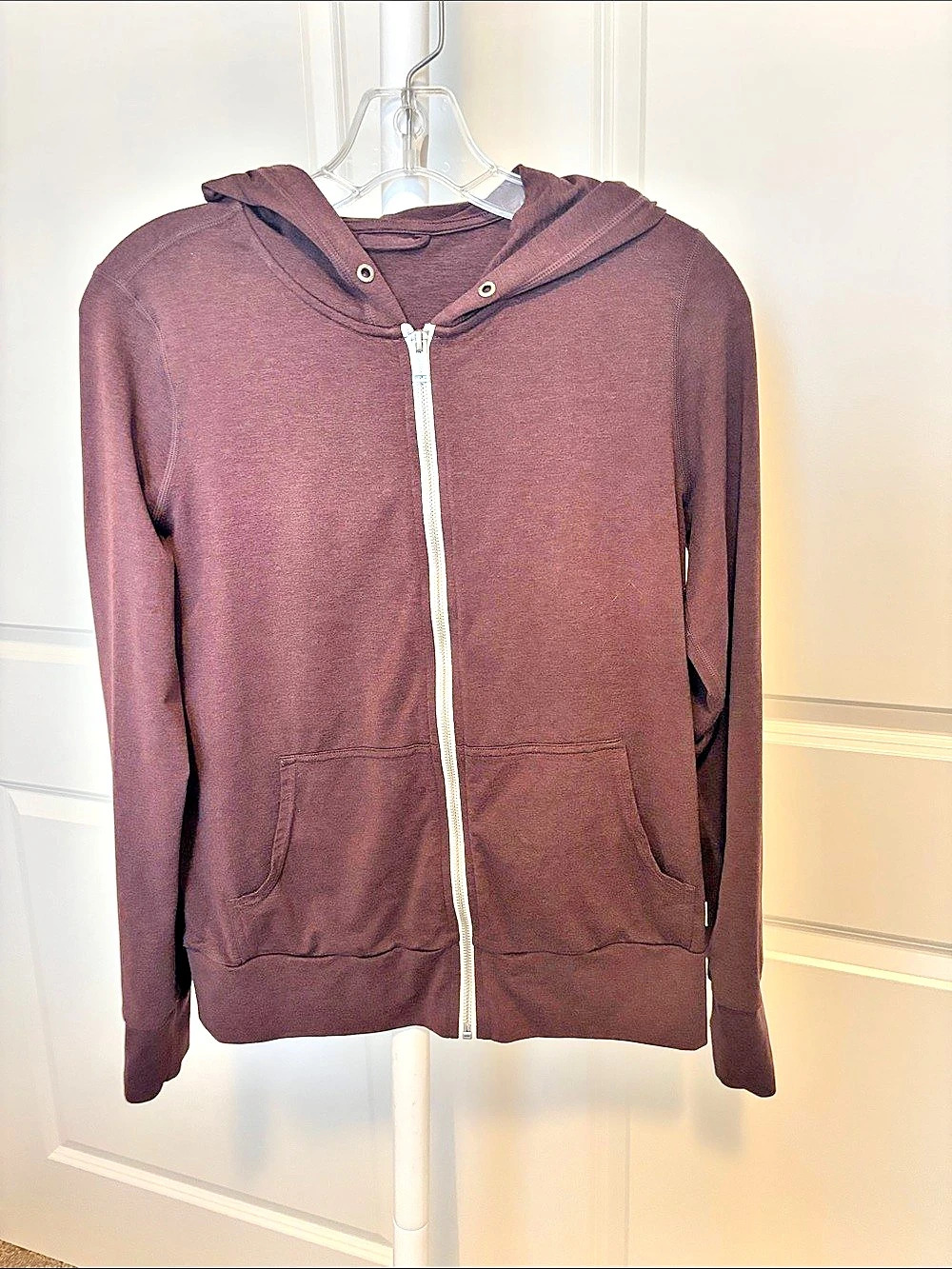 Vuori Halo Performance Hoodie in Brown Size XS
